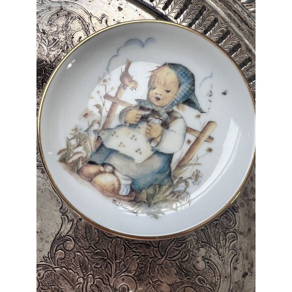 Vintage Reutter Miniature MJ Hummel Mini Porcelain Doll House Tea Set Girl 15 pc - Picture 4 of 8